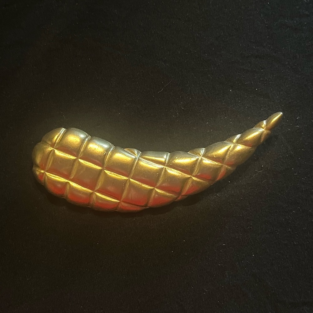 Vintage Large Gold Tone Quilted Textured Brooch